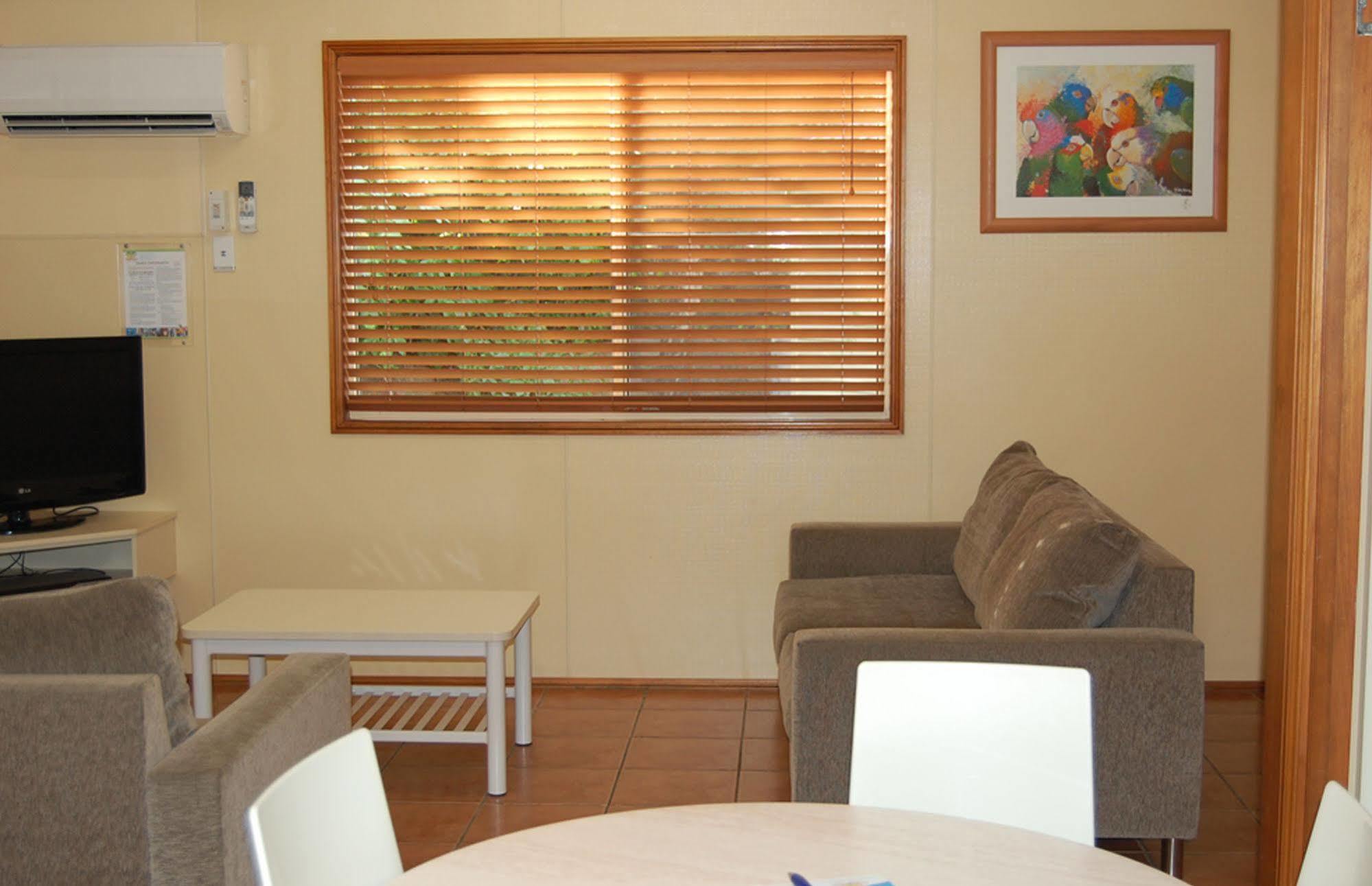 Ashmore Palms Holiday Village Gold Coast Exterior photo