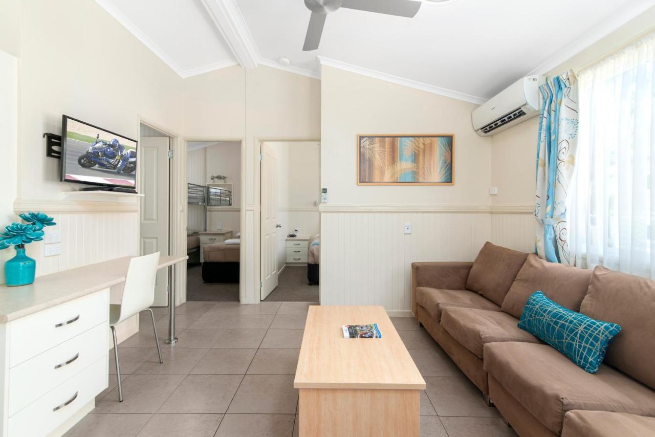 Ashmore Palms Holiday Village Gold Coast Exterior photo